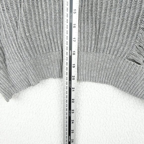 If It Were Me Sweater Womens Medium Gray Distressed Cropped Oversized Outdoor - Picture 6 of 9